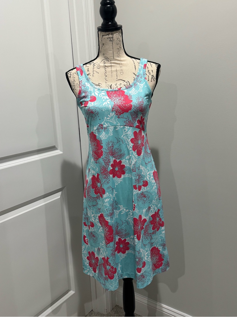 Columbia Omnifreeze  Aqua and Coral Floral Dress
